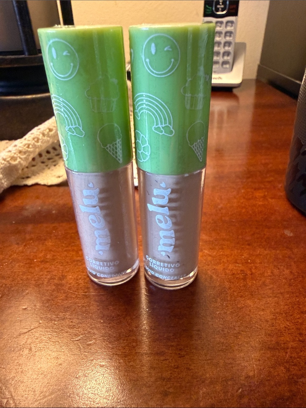 Liquid Corrective Concealer — Light Beige with Green Cap